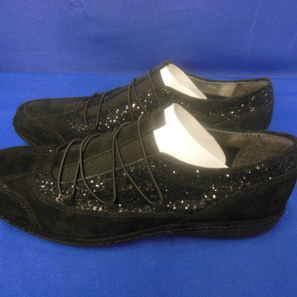 Stuart Weitzman Rallypipe Suede Shoes NIB - Picture 2 of 3